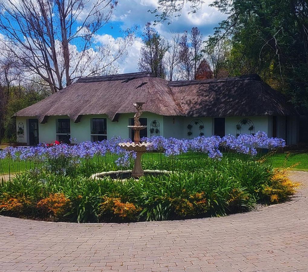 Clivia Lodge Vanderbijlpark Exterior photo