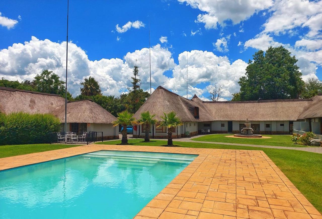 Clivia Lodge Vanderbijlpark Exterior photo