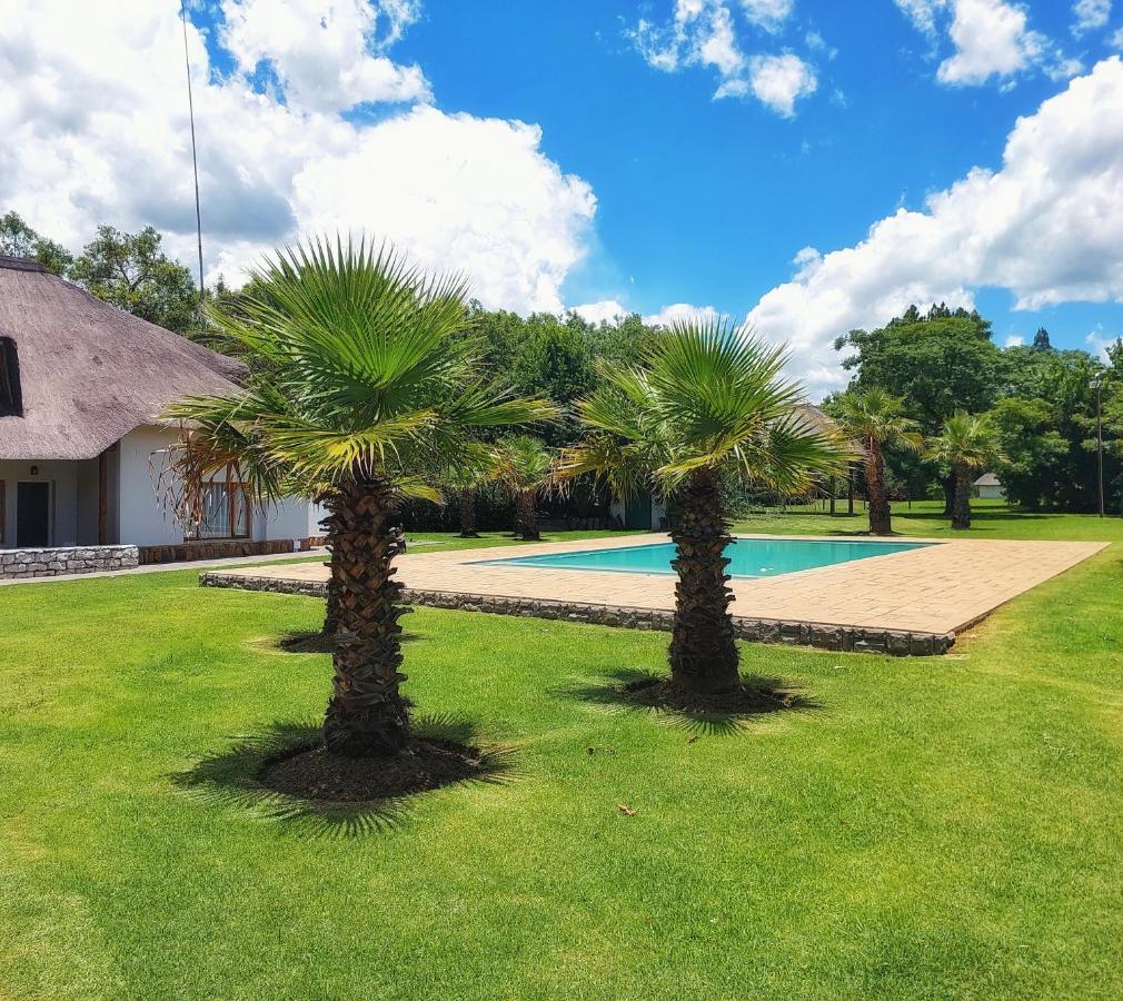 Clivia Lodge Vanderbijlpark Exterior photo