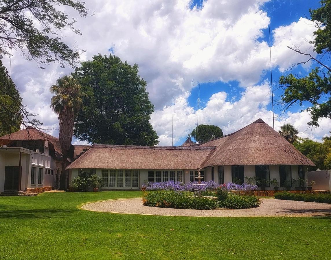 Clivia Lodge Vanderbijlpark Exterior photo